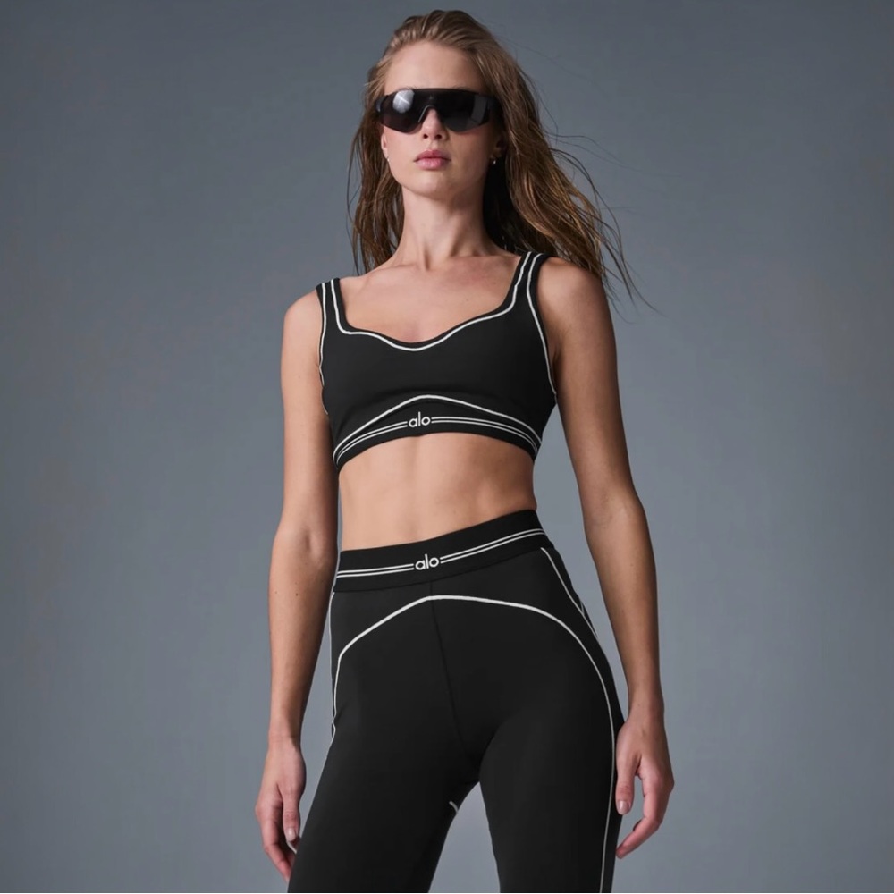 🆕💕ALO YOGA Airbrush Heart Trob Bra • BLACK & WHITE • MEDIUM • NWOT - Picture 6 of 8